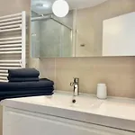 Moderna Primera Linea | Vistas Al Mar