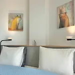 Moderna Primera Línea | Vistas Al Mar